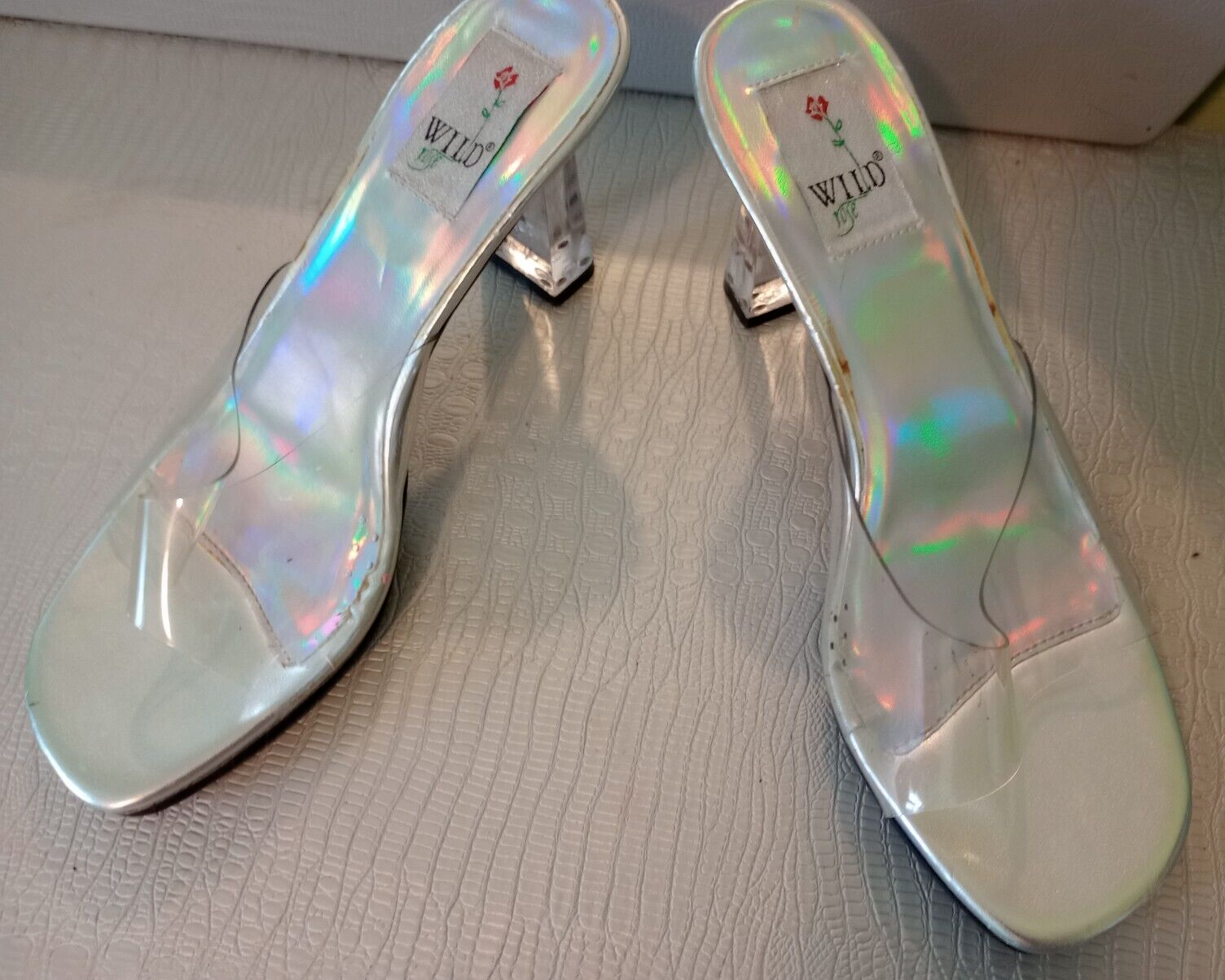 Wild Rose silver women's heels sandals size 7.5 elegant party footwear