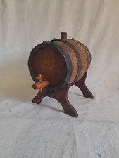 Ancien Joli Petit  tonneau cerclé  en bois  Avec chevalet  vigne alcool déco