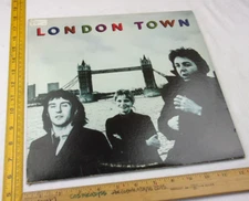 Paul McCartney WINGS London Town vinyl record album SW-11777 Capitol Records