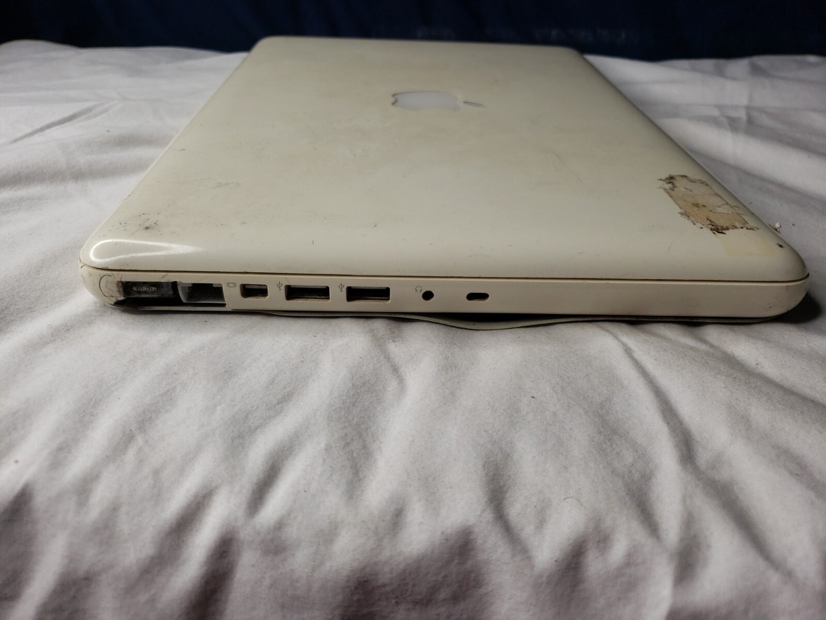 Apple MacBook White 13