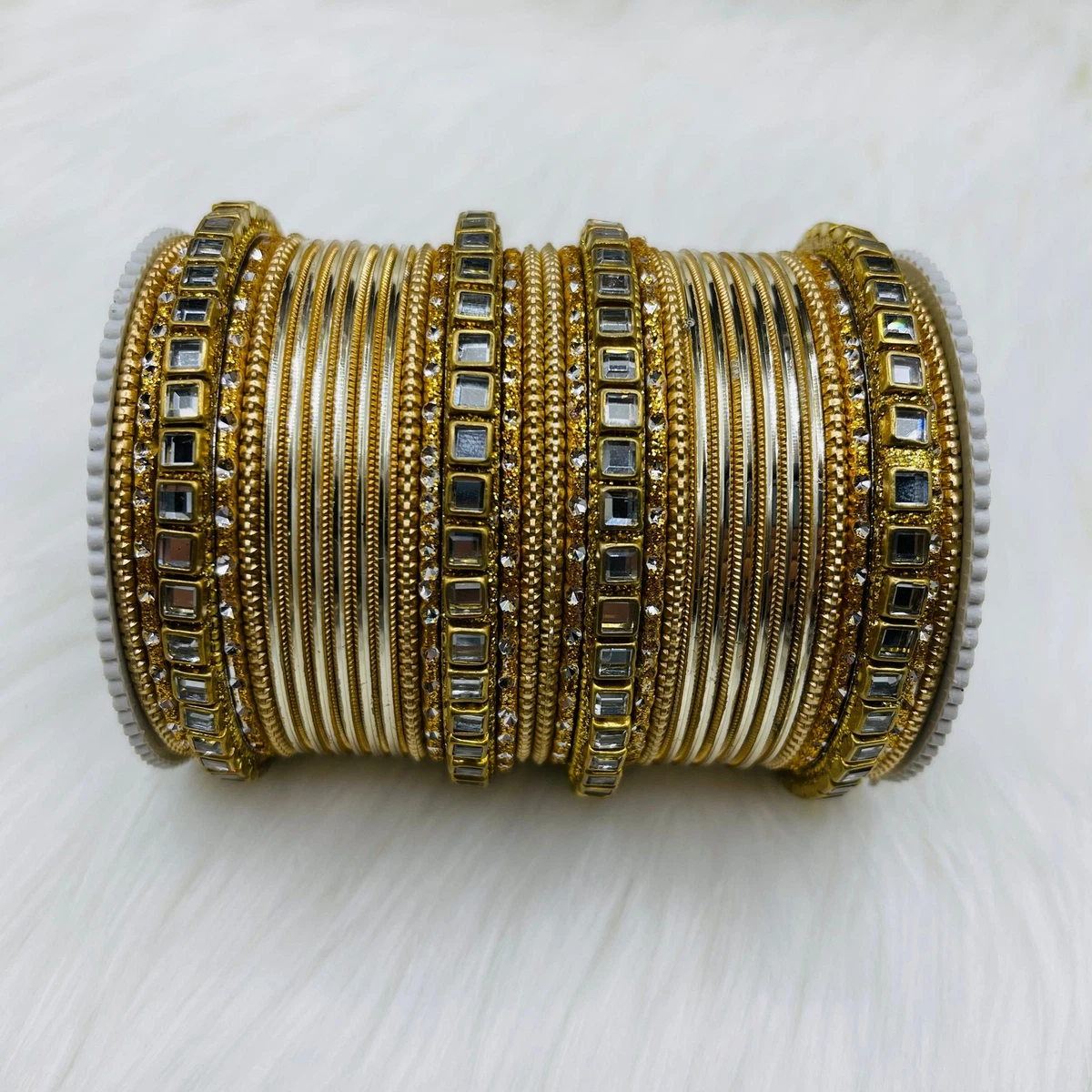 Metal store bangles golden