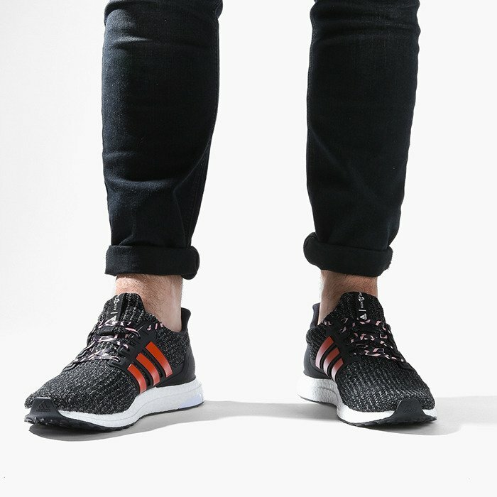 ラン　0226 Size 8.5 - adidas Ren Zhe x UltraBoost 4.0 Chinese New Year
