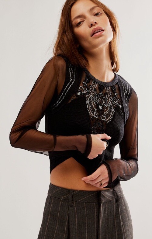Топ в рубчик с сетчатым рукавом Free People Double Take, украшенный бисером, XS