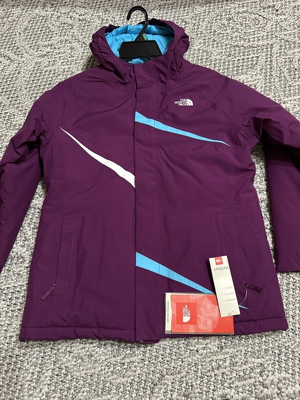 NWT GIRLS THE NORTH FACE HOODED WATERPROOF PURPLE JACKET. SIZE XL-18 MSRP $130