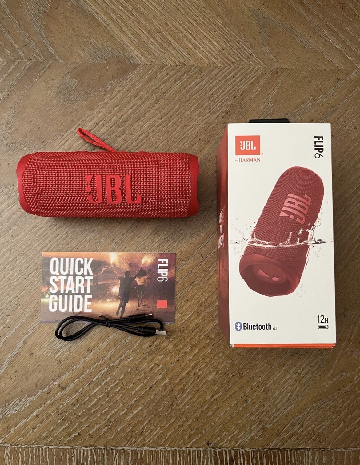 JBL FLIP6 Waterproof Bluetooth Speaker in Vibrant Red-image