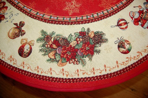 Baumdecke Gobelin Christbaumdecke Weihnachtsbaumdecke Landhaus Rot 95 cm Hossner - Bild 6 von 6