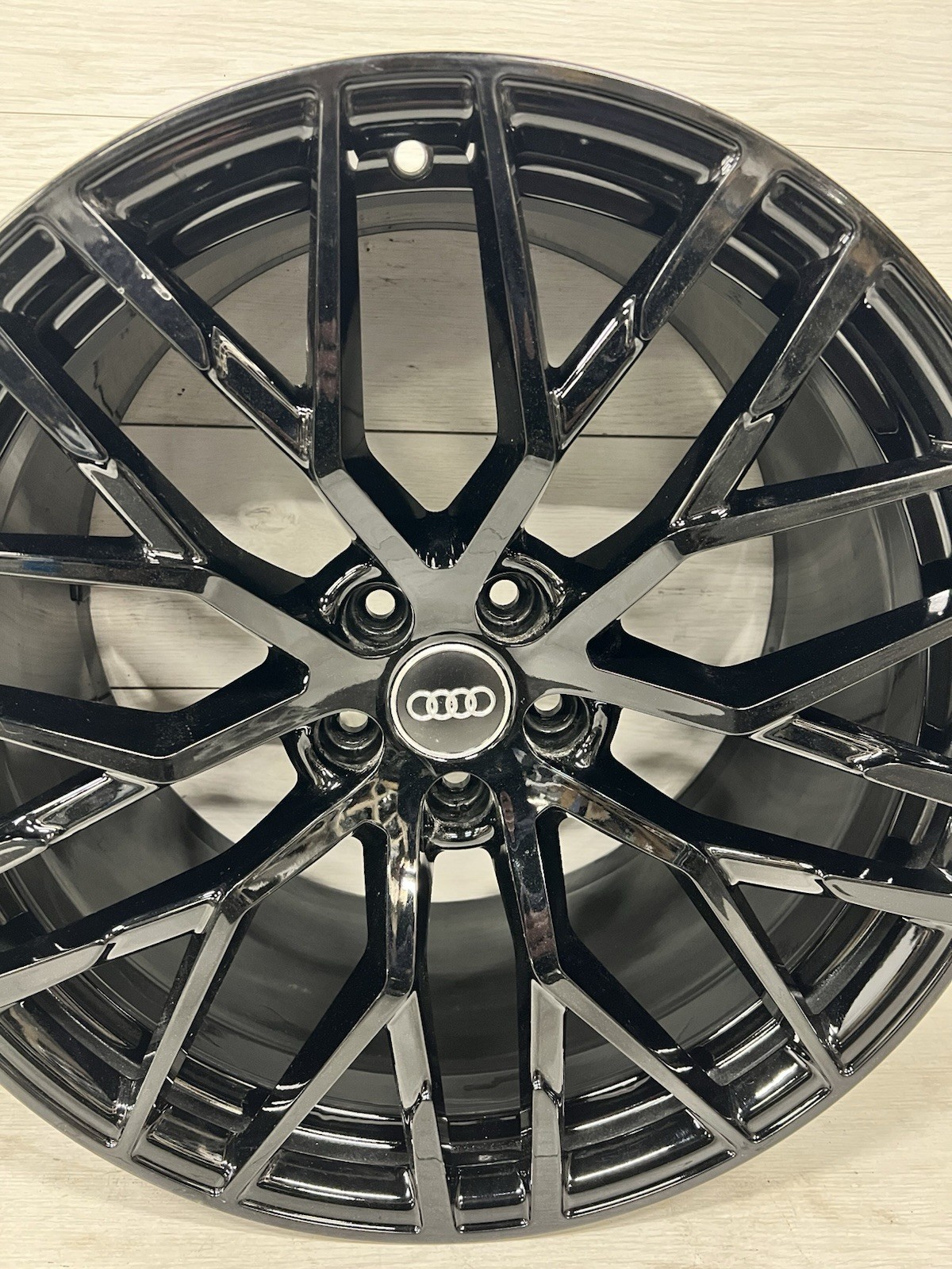 GENUINE OEM AUDI R8 2017-2021 4S0601025AB REAR 20X11 BLACK OPTIC WHEEL RIM