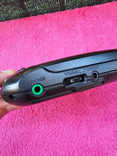 Sony Discman D-132CK Lettore CD Walkman Portatile Compatto - PER RICAMBI - Foto 9 di 9
