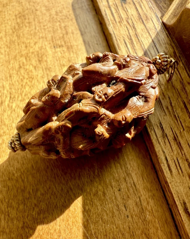 古董中国雕刻水果坑木坚果美达祈祷珠吊坠 — 第 2/4 张图片