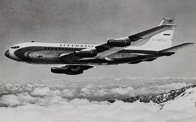 Foreign Press Photo Lufthansa Boeing 707 Airplane In Flight Over Snow Capped