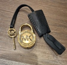 MICHAEL KORS GOLD MK LOGO LOCK AND BLACK LEATHER STRAP KEY HANDBAG CHARM WORKS