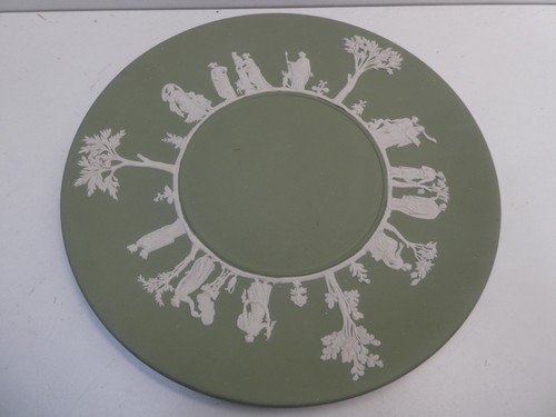 VINTAGE WEDGWOOD ENGLAND JASPER WARE GREEN CLASSICAL PLATE DISH