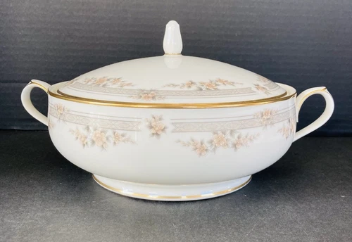 Noritake Contemporary Fine China FAIRVIEW 7263 8-1/4" Serving Bowl w/ Lid EUC