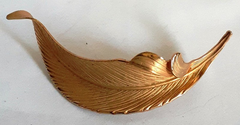  Giovanni Gold Tone Vintage Leaf Brooch-Pin