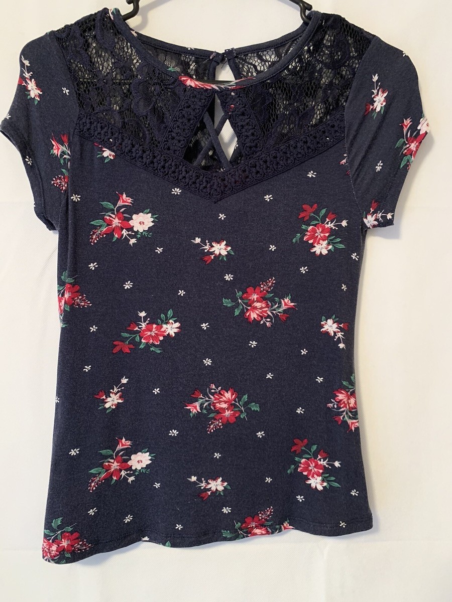 No Boundaries floral top size XS Short Sleeve RN# 52469