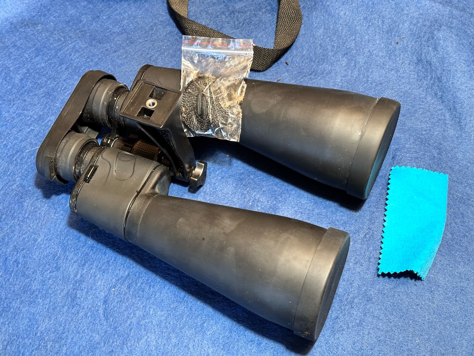 Celestron "SKYMASTER" Binoculars - 15 X 70 Long Wide View - Coated Lenses
