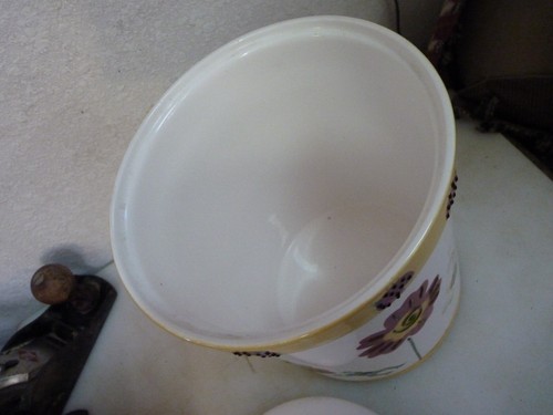 Bico China Garden Cookie Jar, Flowers Bugs Raised Design - Picture 4 of 6