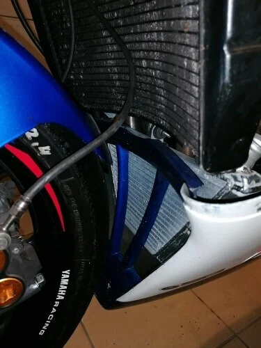 RADIADOR ADICIONAL INFERIOR HECHO A MEDIDA PARA YAMAHA YZF-R1 2004-2006, SIN MANGUERAS Foto 4 de 4