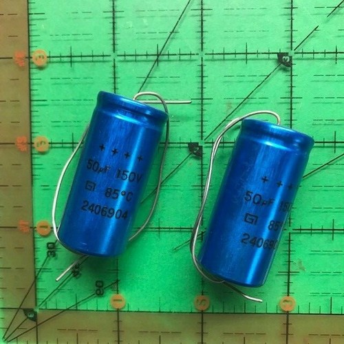 50uF 150V Axial Elektrolyt Kondensator Blau Vintage Audio Getestet GI Verstärker 2 Stück - Bild 1 von 3