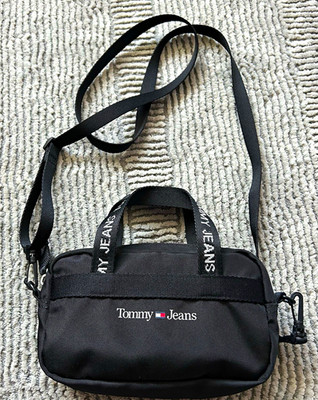Tommy Jeans Umhängetasche Schwarz Canvas Polyester Reißverschluss Außentaschen