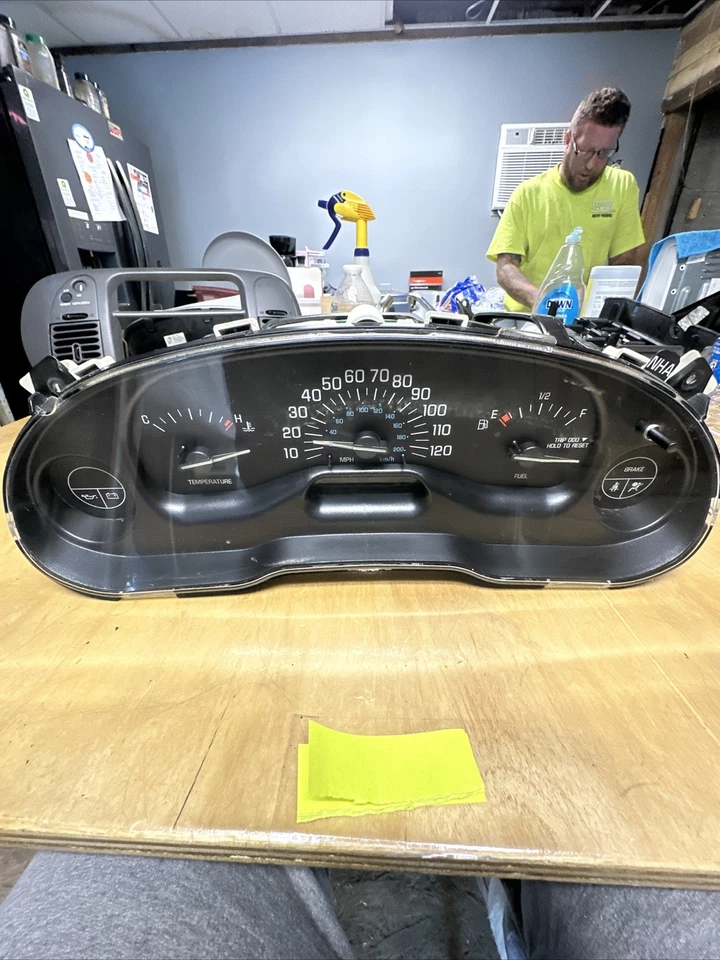 Grupo de velocímetro 10331622 para 03-04 CENTURY Foto 2 de 4