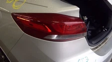 Used Left Tail Light Assembly fits: 2017 Hyundai Elantra Sedan quarter panel mou