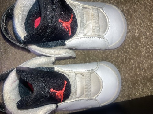 Nike Air Jordan 6 Retro Size 3C Pre-owned Smoke and Pet free👍 - Picture 4 of 10