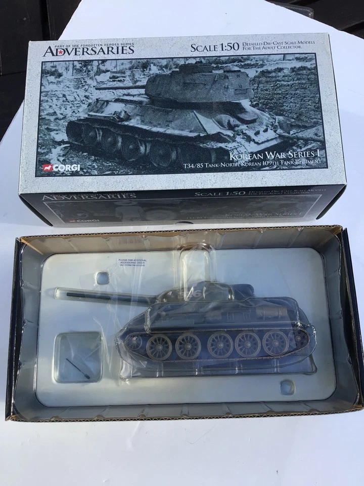 CORGI Adversaries US51601 Korean War Series 1 1:50 T34/85 109th Tank Regiment  - Image 4 of 4