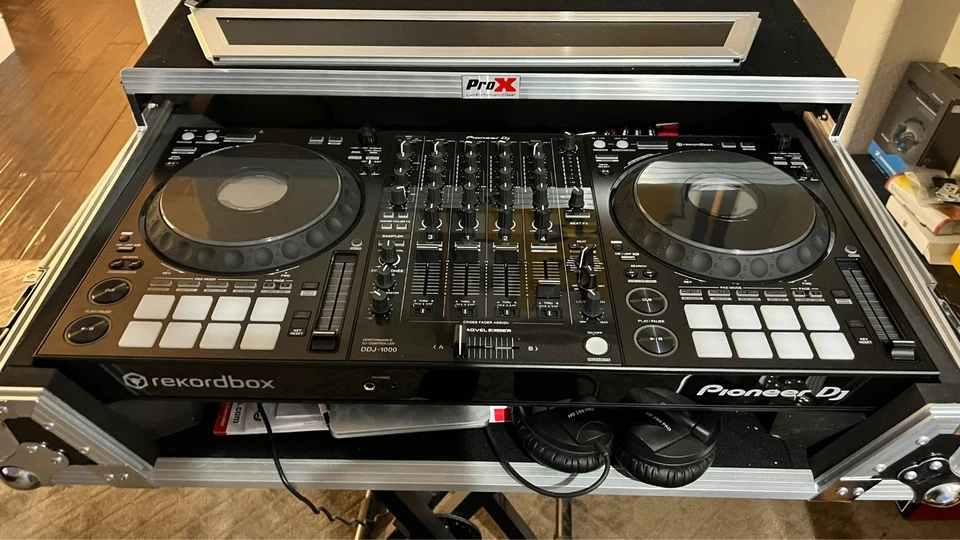 Pioneer DDJ-1000 DJ Controller with ProX Flight Case - Preowned Bundle - Image 4 of 4