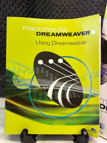 VINTAGE MACROMEDIA DREAMWEAVER 3 EDUCATION VERSION BOXED SOFTWARE WITH MANUALS - Afbeelding 2 van 9