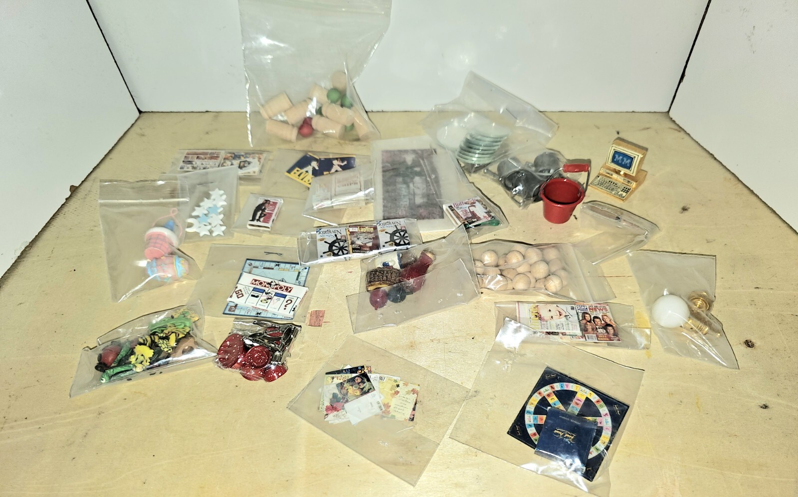 Lot Of Vintage Miniature Dollhouse Accessories eBay