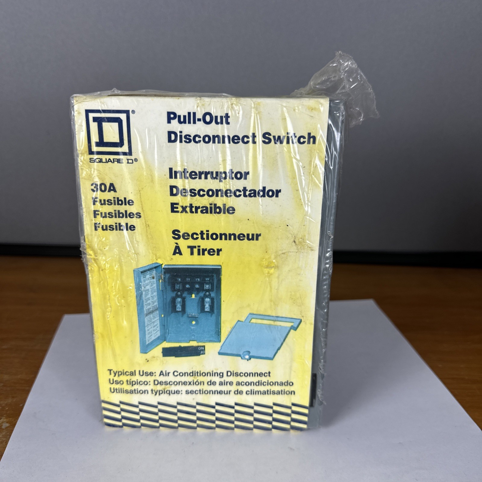 NEW SQUARE D FP221R PULL-OUT DISCONNECT SWITCH 30 AMP FUSIBLE