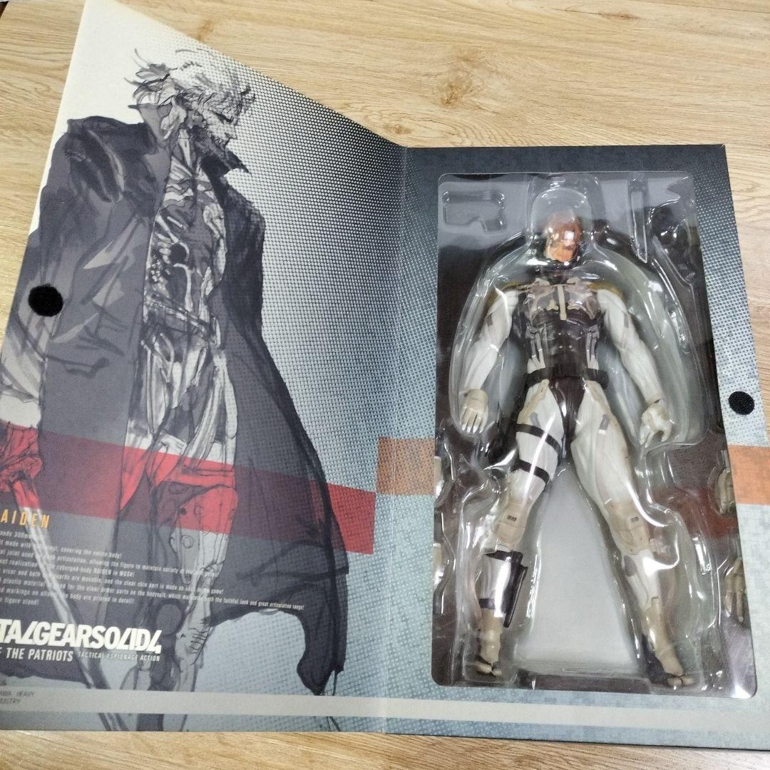 Metal Gear Solid 4 Raiden RAH Real Action Hero Figure Unopened