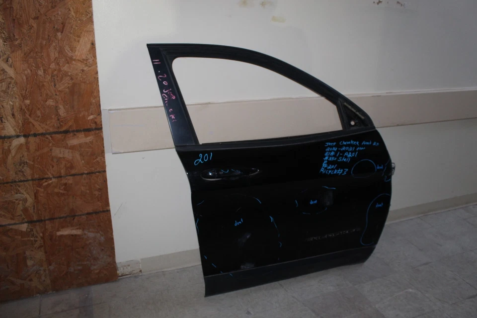 2014 2021 JEEP CHEROKEE RIGHT SIDE FRONT DOOR SHELL OEM - Image 2 of 4