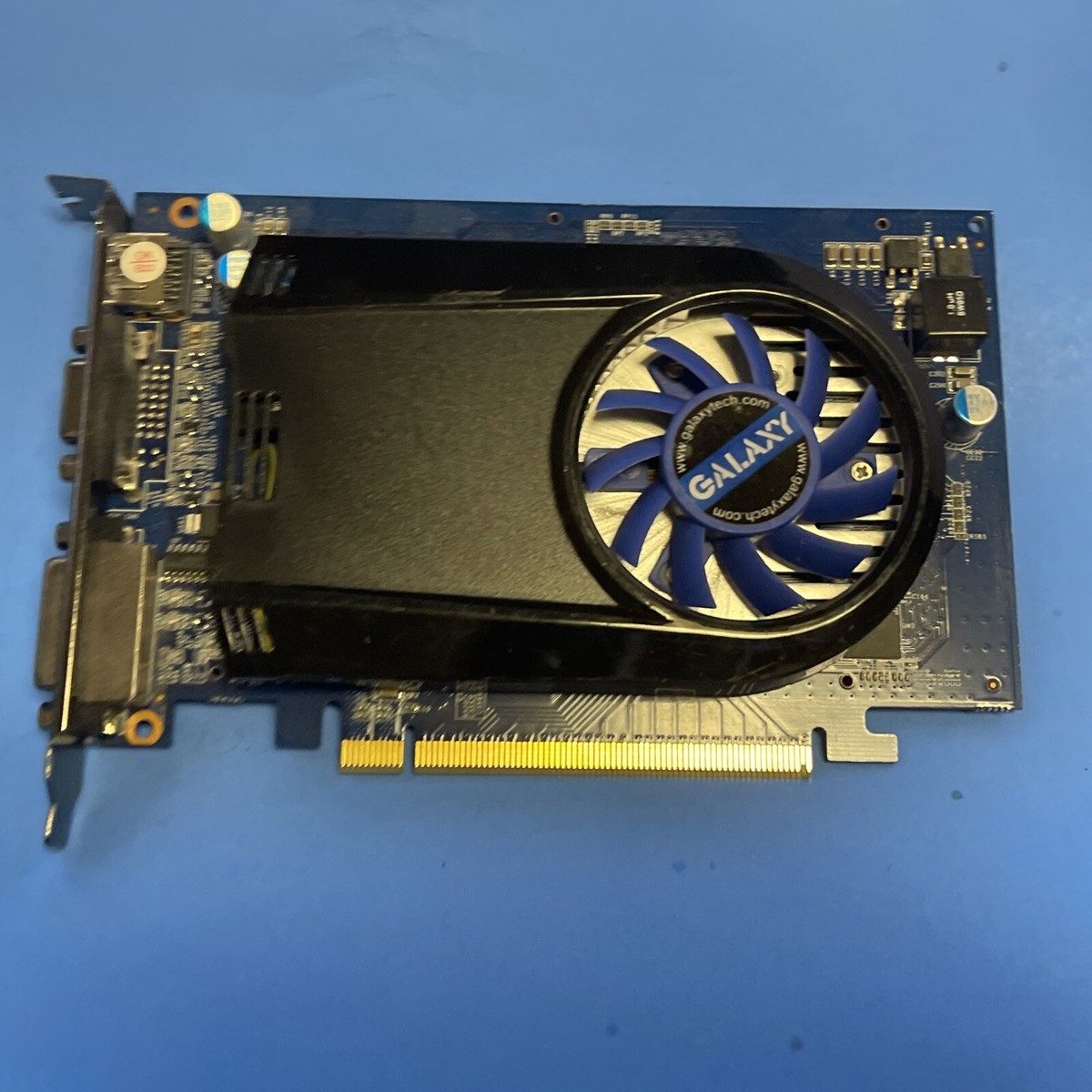 Galaxy NVIDIA GeForce GT 220 (22TGE8HX2IUN) 1GB DDR2 SDRAM PCI