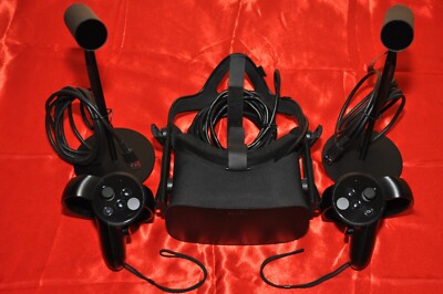 VR Headset - Oculus Rift CV1 mit zwei Controllern und zwei Sensoren