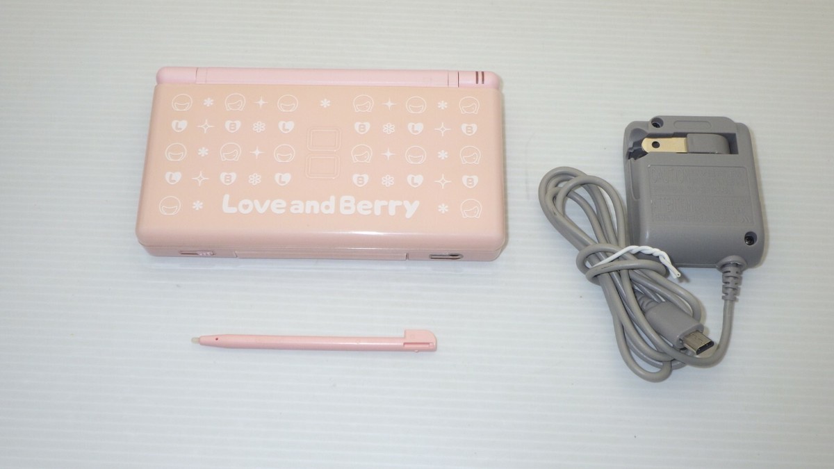 Rare! Nintendo DS lite Console Love and Berry Limited Rare! Nintendo DS lite Console Love and Berry Limited