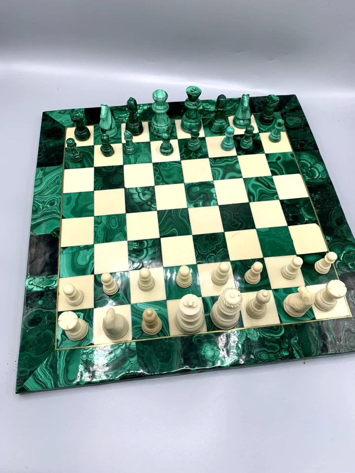 Jeu d’échecs ancien complet – Échiquier en malachite 36,5 x 36,5 cm vintage - Photo 3/4