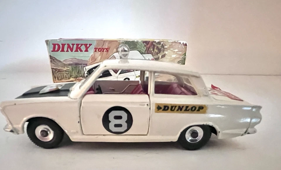 1967-1969 DINKY TOYS FORD CORTINA CARRO DE RALLY - Nº. 212- CAIXA ORIGINAL QUASE PERFEITA UAU - Imagem 3 de 4