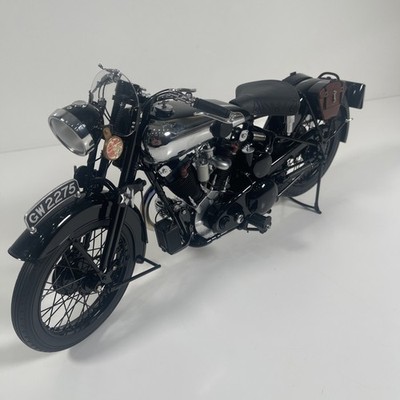 Minichamps Brough Superior SS100 T.E Lawrence 1932 Classic Bike Series 1:6 Boxed