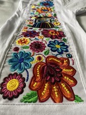 Women  s White Embroidery Flower Shirt
