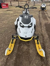 2023 Ski-Doo Summit Edge 850 E-TEC 165'' - Excellent Condition Low Mileage/Hours