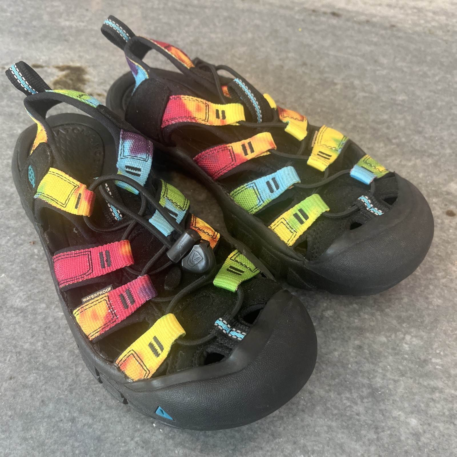 Scarpa sandalo acqua Keen donna Newport H2 nuova con scatola tinta unita retrò 6 5