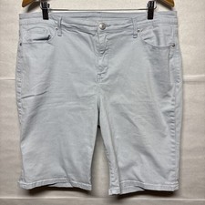 Gloria Vanderbilt Ladies Size 16 Blue Denim Short Slimming Bermuda Shorts