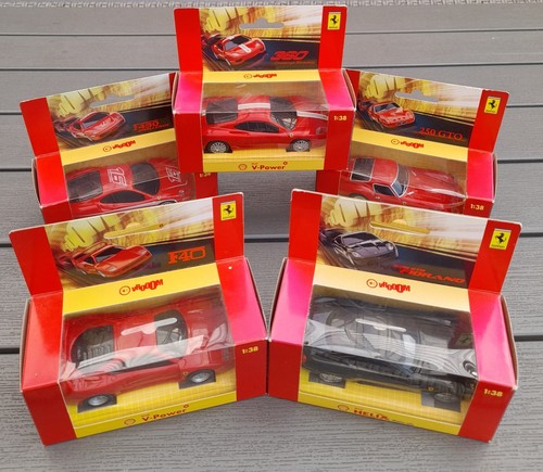 5 Ferrari Shell V-Power by Hot Wheels 1:38 Modellauto Sammlung Vrooom/Sound OVP