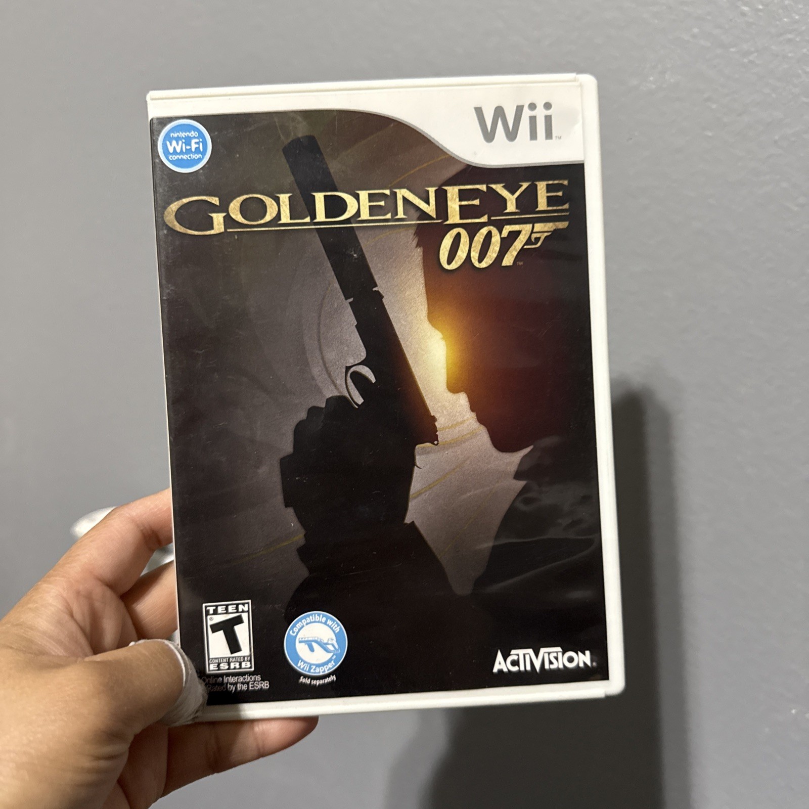GoldenEye 007 (Nintendo Wii, 2010) Complete w/ Manual CIB Golden Eye Tested