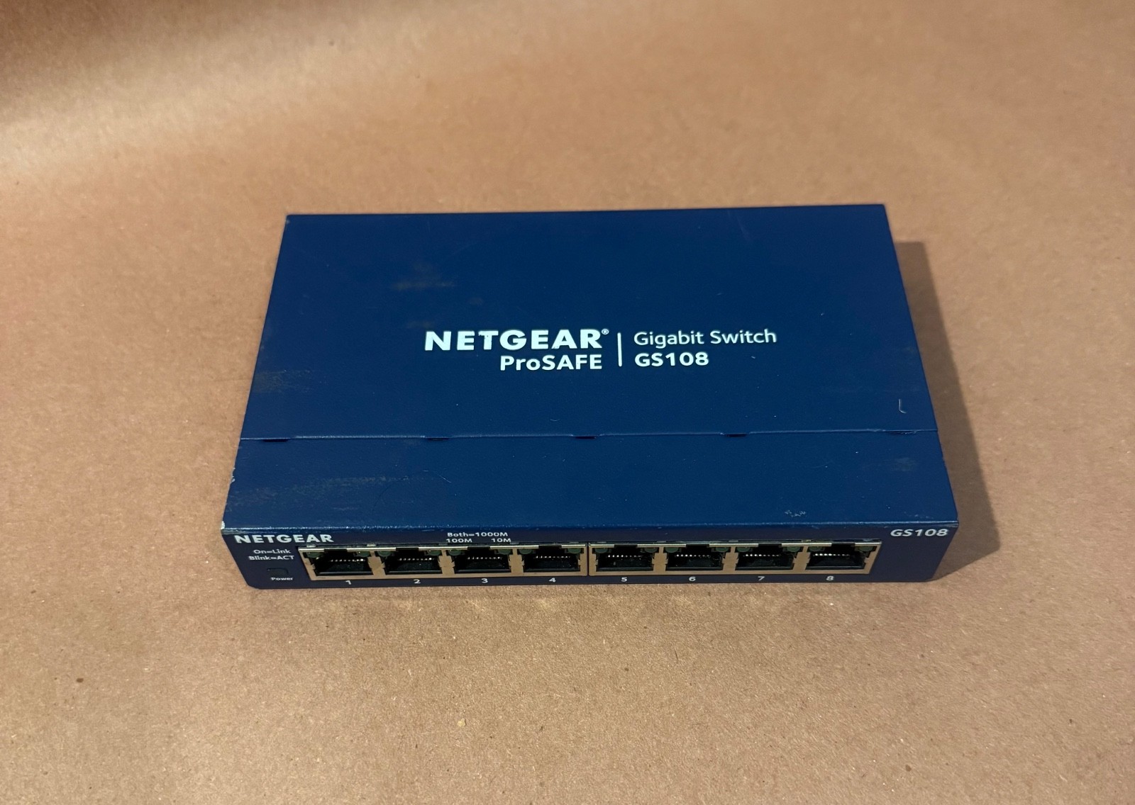 NETGEAR ProSAFE 8-Port Gigabit Ethernet Switch GS108v4