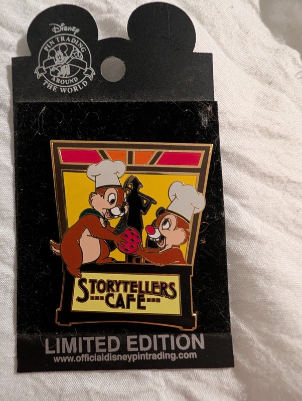2003 DLR Passholder Exclusive Storytellers Cafe Chip & Dale LE Disney Pin