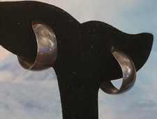 Vintage Gunmetal Gray Silver Hoop Pierced Earrings- 1990s Posts Studs sp-20