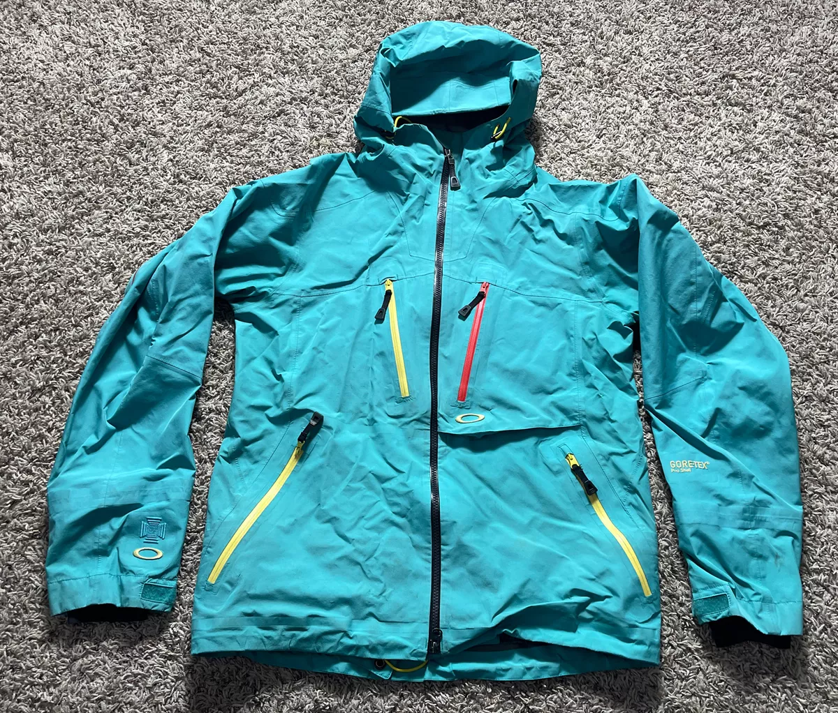 Oakley gore hotsell tex snowboard jacket